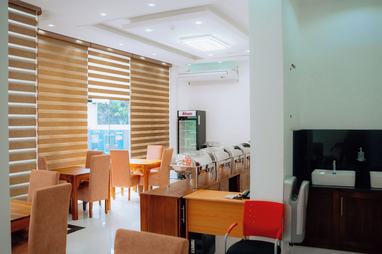 Restaurant 5, kings town hotel, N. Palatha Central