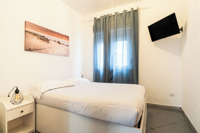 Room 2, Lovely Terrace Apartment by Wonderful Italy, Bari