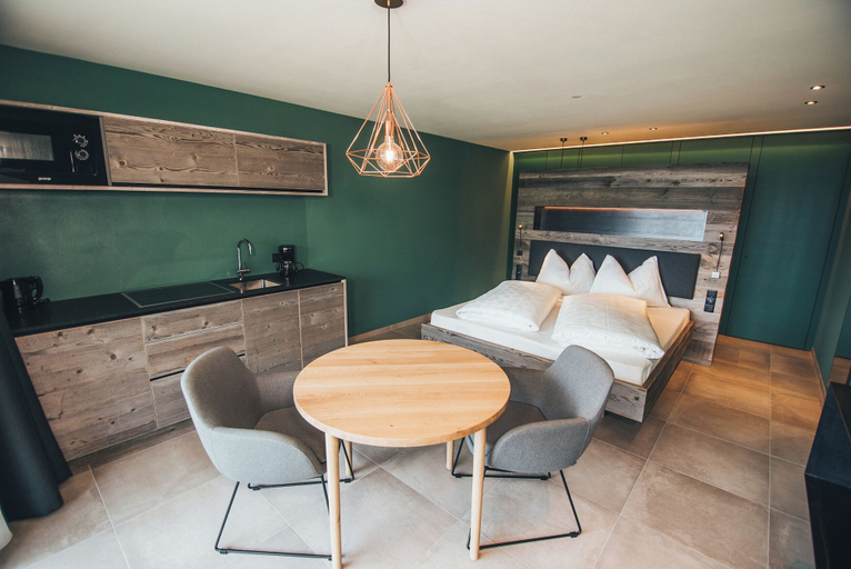 Room 1, Aparthotel Bacher, Bolzano