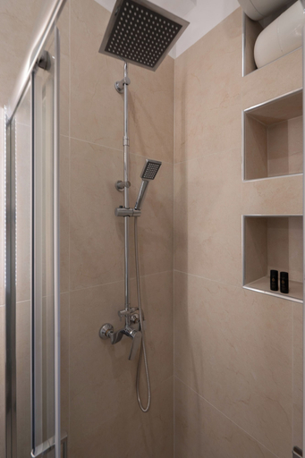 Bathroom shower, 15 Minutes Walk to Acropolis, Minimalist Studio, Attica