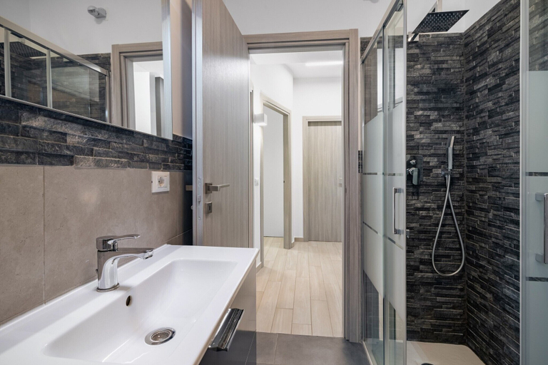 Bathroom 5, GuestHost - Sicilian Dream Apartment, Palermo