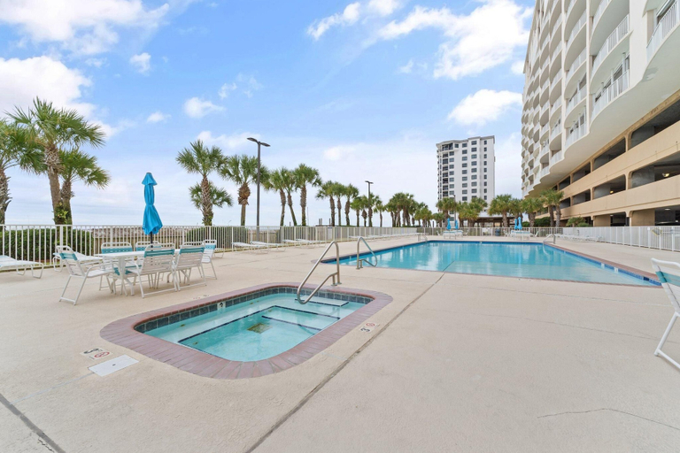 Pool 5, Regency Isle 1009, Escambia