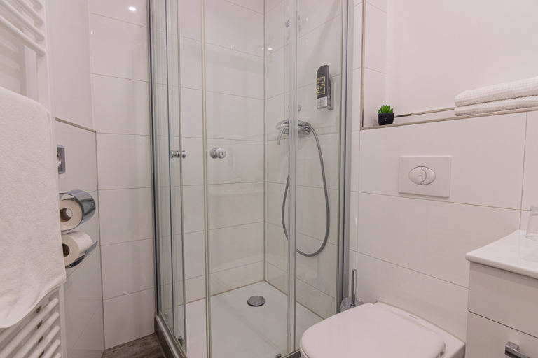 Bathroom, Nine Rooms Pension, Karlsruhe