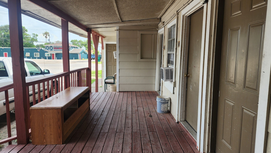 Property entrance, Bay Inn, Galveston