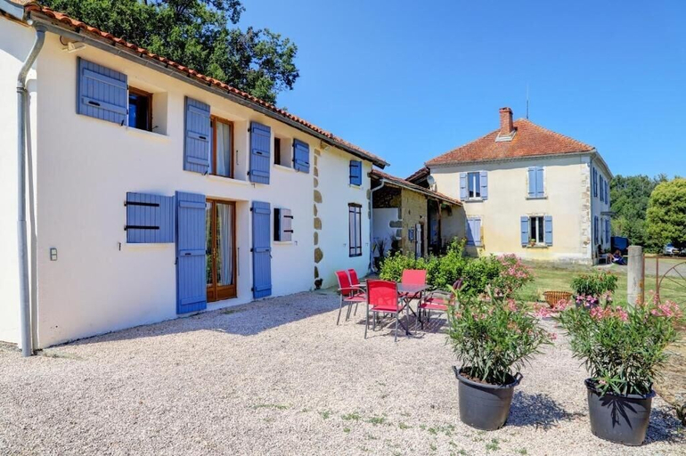 Exterior 2, Domaine La Barbe, Gers