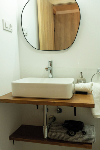 Room 2, Tierra Blanca, Madrid