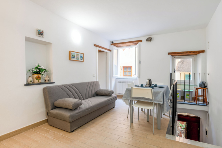 Living area 4, GuestHost - La Cantina dei Nonni, La Spezia