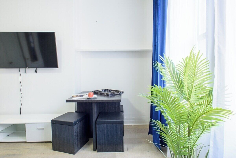 Living area 3, 428 Midtown Apartments, New York