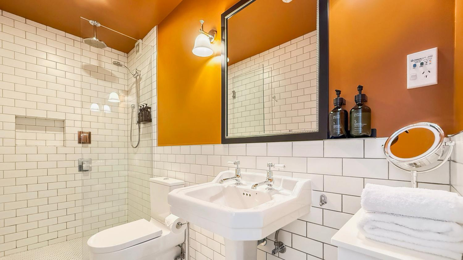 Bathroom 4, Art Deco Masonic Hotel, Napier