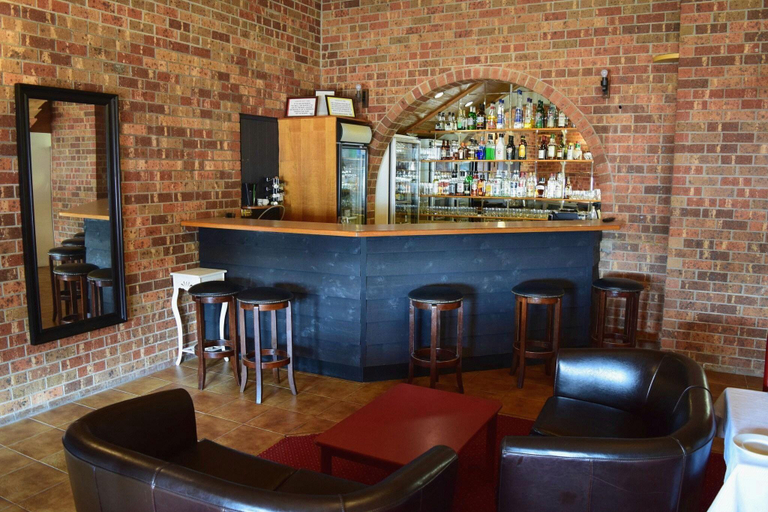 Food & Drinks 4, Golden Age Motor Inn, Queanbeyan