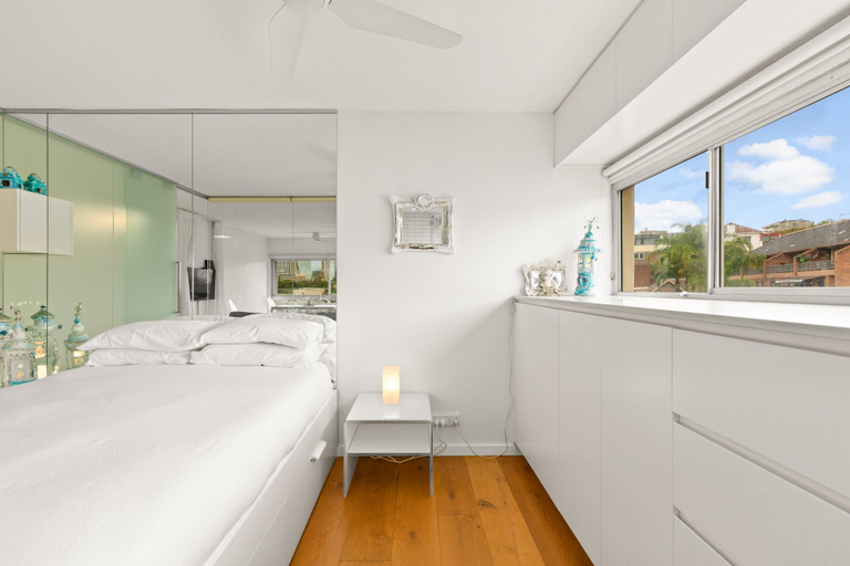 Bedroom 2, Cosy 1-Bed with Swimming Pool Facing Opera House, Sydney