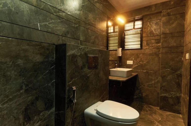 Bathroom 4, Hotel Anand Heritage, Ahmadnagar