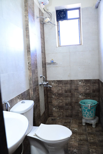 Bathroom 3, Maharaja Agrashen Bhawan, North Goa