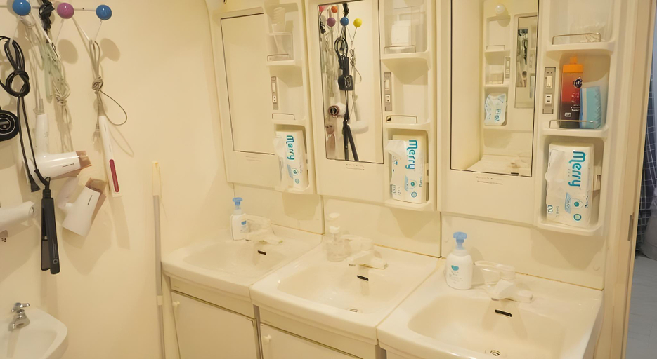 Bathroom 4, bnb+ Akihabara - Women Only, Chiyoda