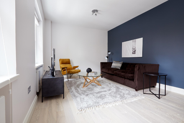 Others 5, 5VH Virginia House, 31 Bloomsbury Way, London