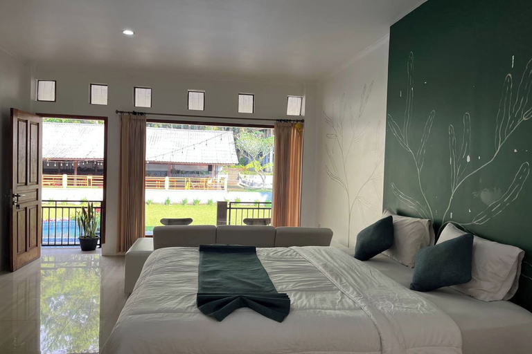 Room 2, Santa Monica Resort, Bogor