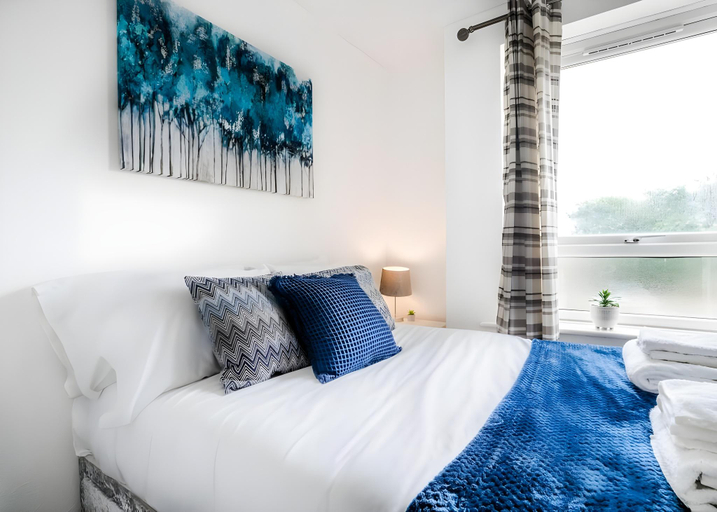 Bedroom 2, Longbridge Apartment Close to Gatwick, Surrey