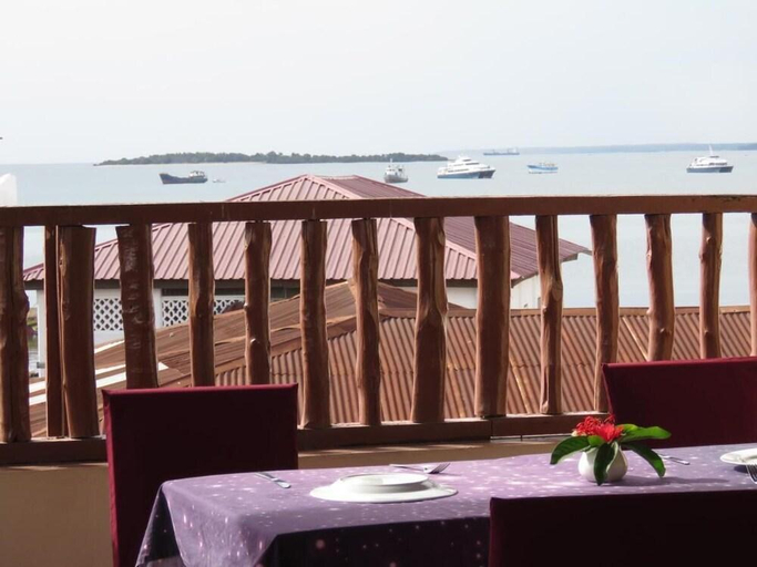 Others 5, Rumaisa Hotel, Mjini