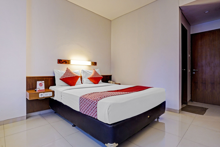 Bedroom 2, Collection O Riau Near Trans Studio Bandung Formerly Hotel Montameri, Bandung
