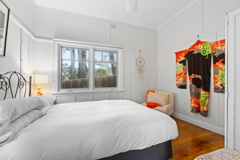 Bedroom 3, Bright 3-Bed House with Garden, BBQ & Fireplace, Blue Mountains