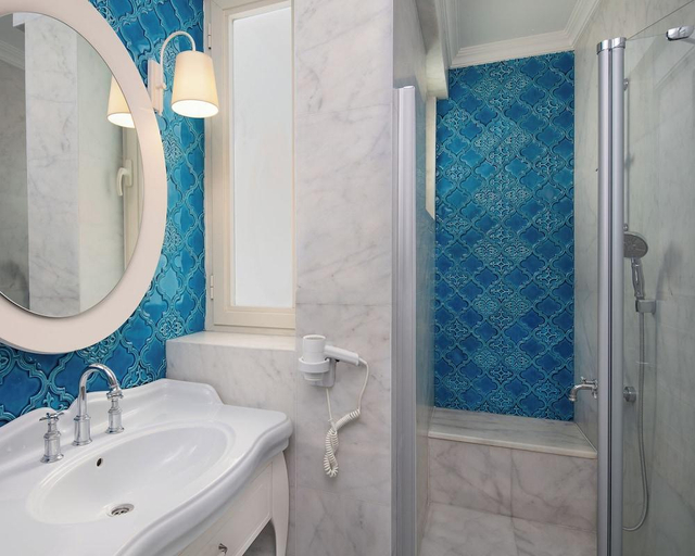 Bathroom 3, Hotel Sari Konak, Fatih