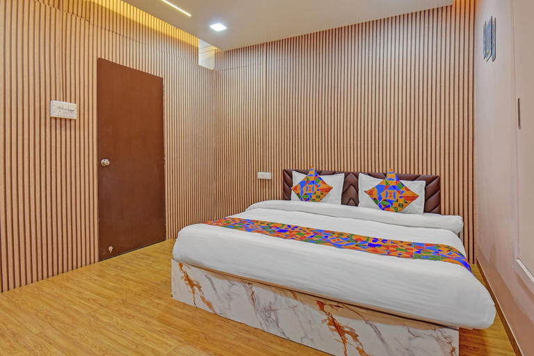 Room 2, Fabhotel The Heaven, Pune