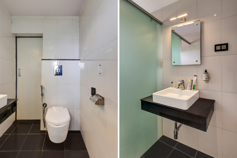 Bathroom 4, hotel blak and wite, Visakhapatnam