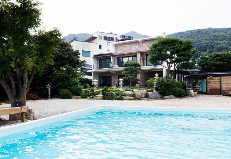 Sport & Beauty 2, Bridge House, Ganghwa