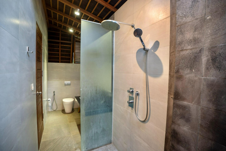 Bathroom 5, Kayu Jati Cottages, Klungkung