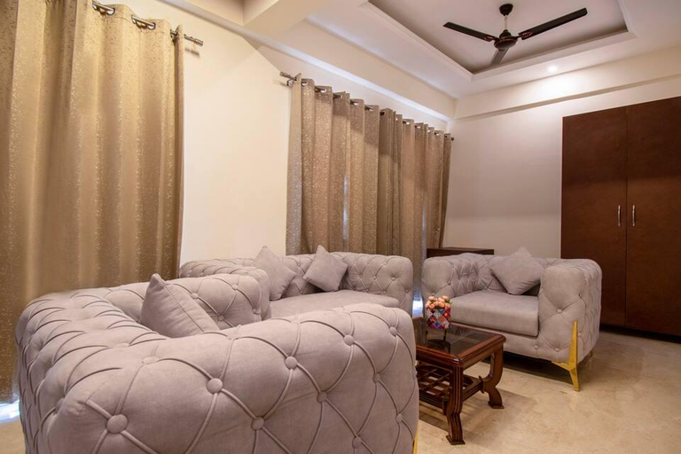 Others 5, Hotel Granvia, Sahibzada Ajit Singh Nagar