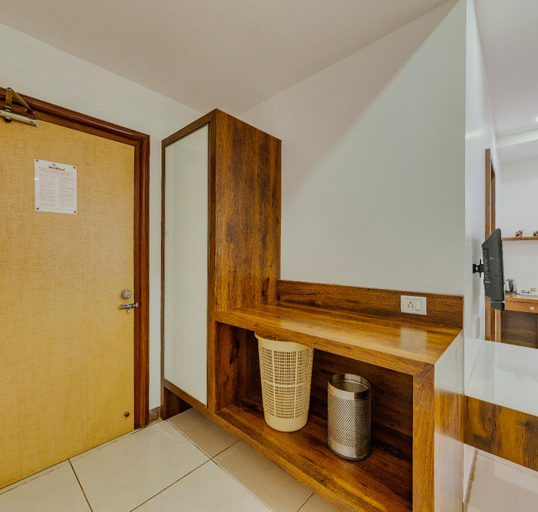 Bathroom 4, Hotel Woodland, Kolhapur