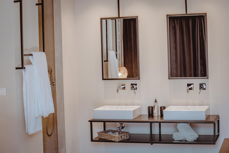 Bathroom 5, Letsos Hotel, Ionian Islands