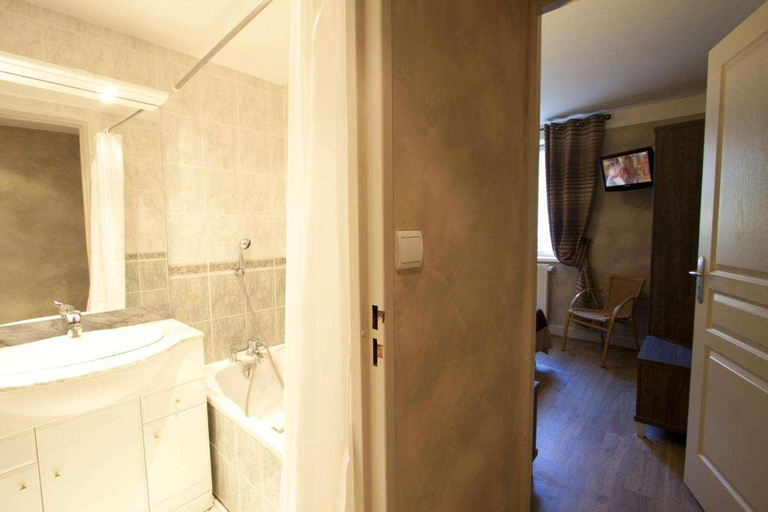 Bathroom 3, Logis Hotel la Residence, Vosges