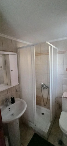 Bathroom 5, Windy Place, Crete