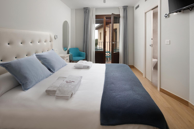 Bedroom 3, Hotel Vinoteca Alquezar - Adults Only -, Huesca