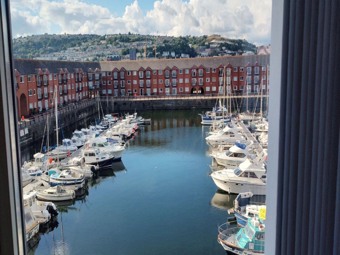 Others 4, Marina View Apartment, Swansea