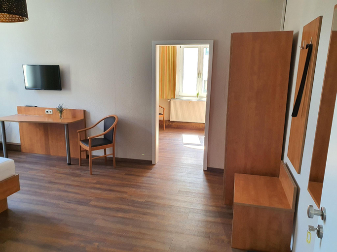 Others 4, Hotel Friedensbruecke, Greiz