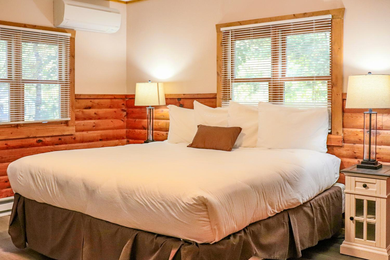 Bedroom 3, Lost Lake Lodge, Cass