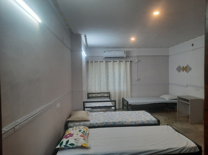 Bedroom 4, Little While Elitz, South 24 Parganas