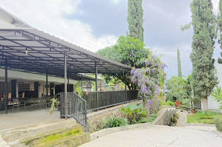 Exterior & Views 2, DeView Hotel Batu, Malang