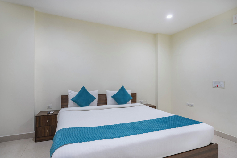 Room 4, Blue Springs, Hyderabad