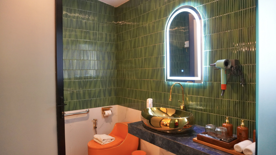 bathroom 34