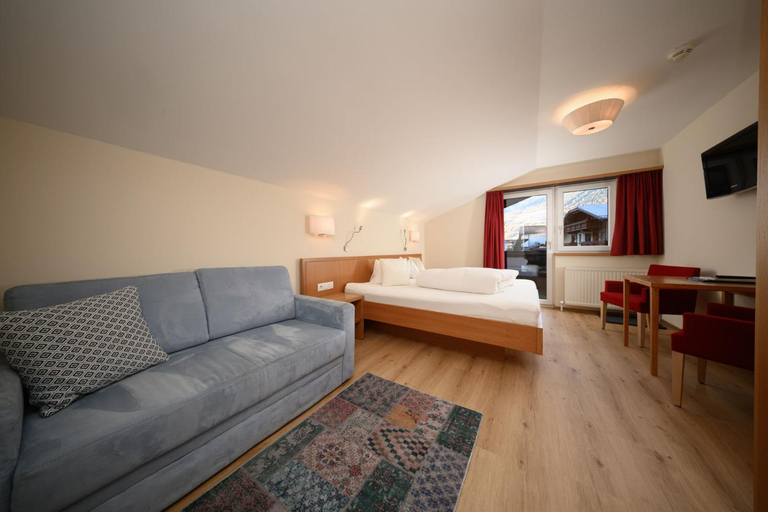 Bedroom 3, Hotel Garni Maria Theresia, Imst