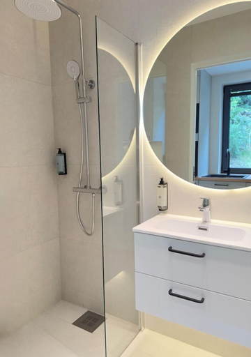 Bathroom 3, Odda City Apartments, Odda