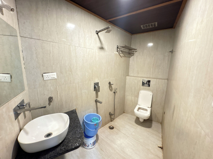 Bathroom 2, Hotel Sacheti Yatri Niwas Ajmer, Ajmer