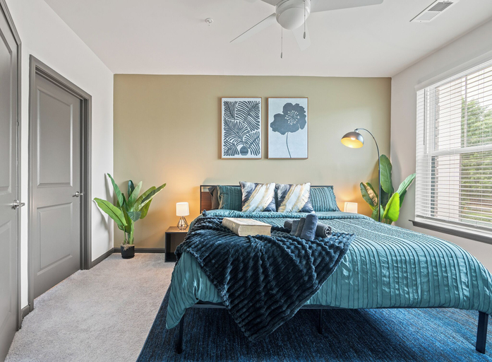 Room 5, Luxe 3BR Suite in North Raleigh, Wake