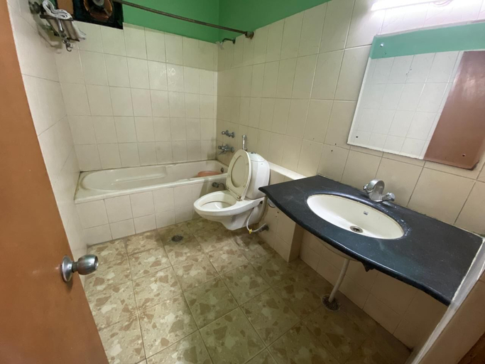 Bathroom 4, Hotel Blue Bird, Jaipur