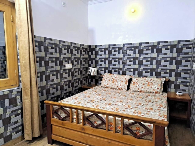 Room 4, Gopi Homestay and Restaurant (Jim Corbett), Almora