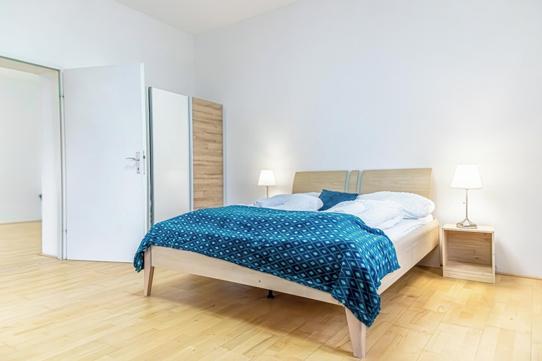 Room 4, Budget 2BR Apt Near Wiener Stadthalle, Wien
