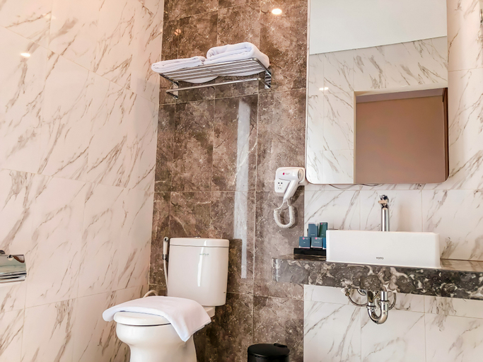 bathroom 6